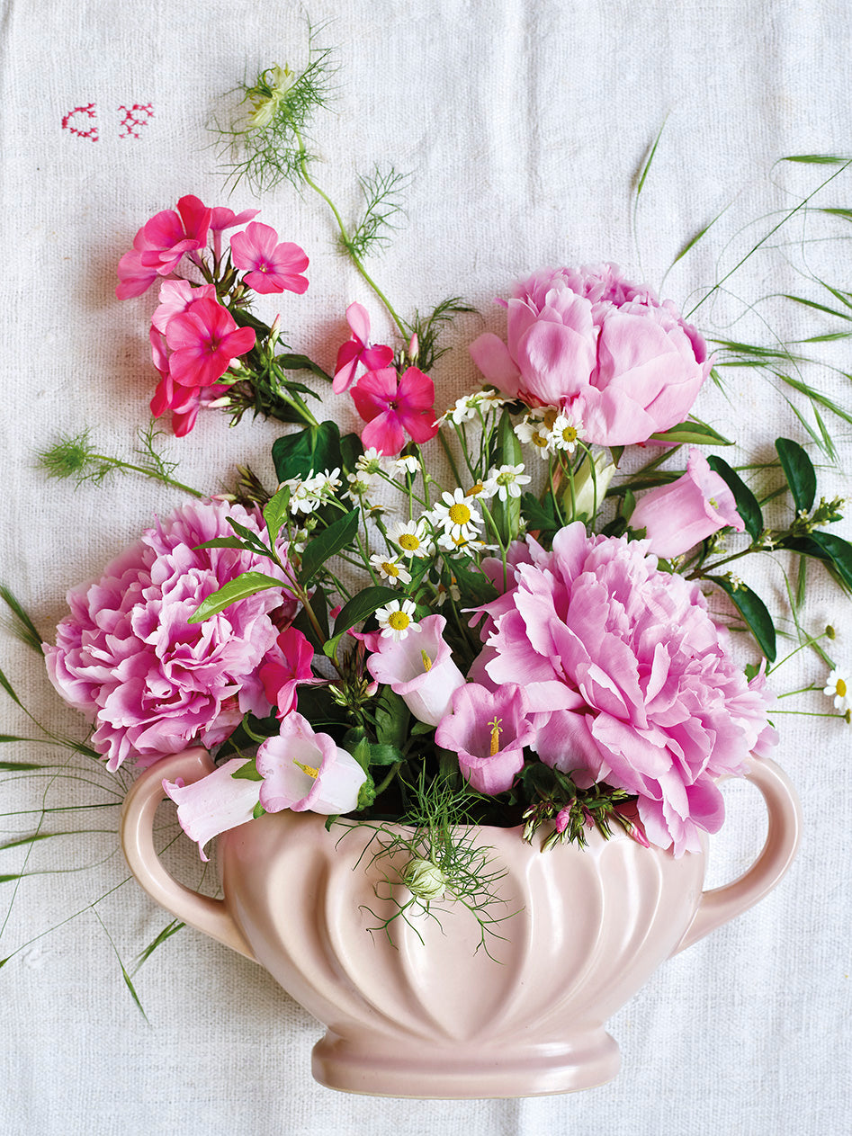 'Midsummer Mantel Vase' Greetings Card