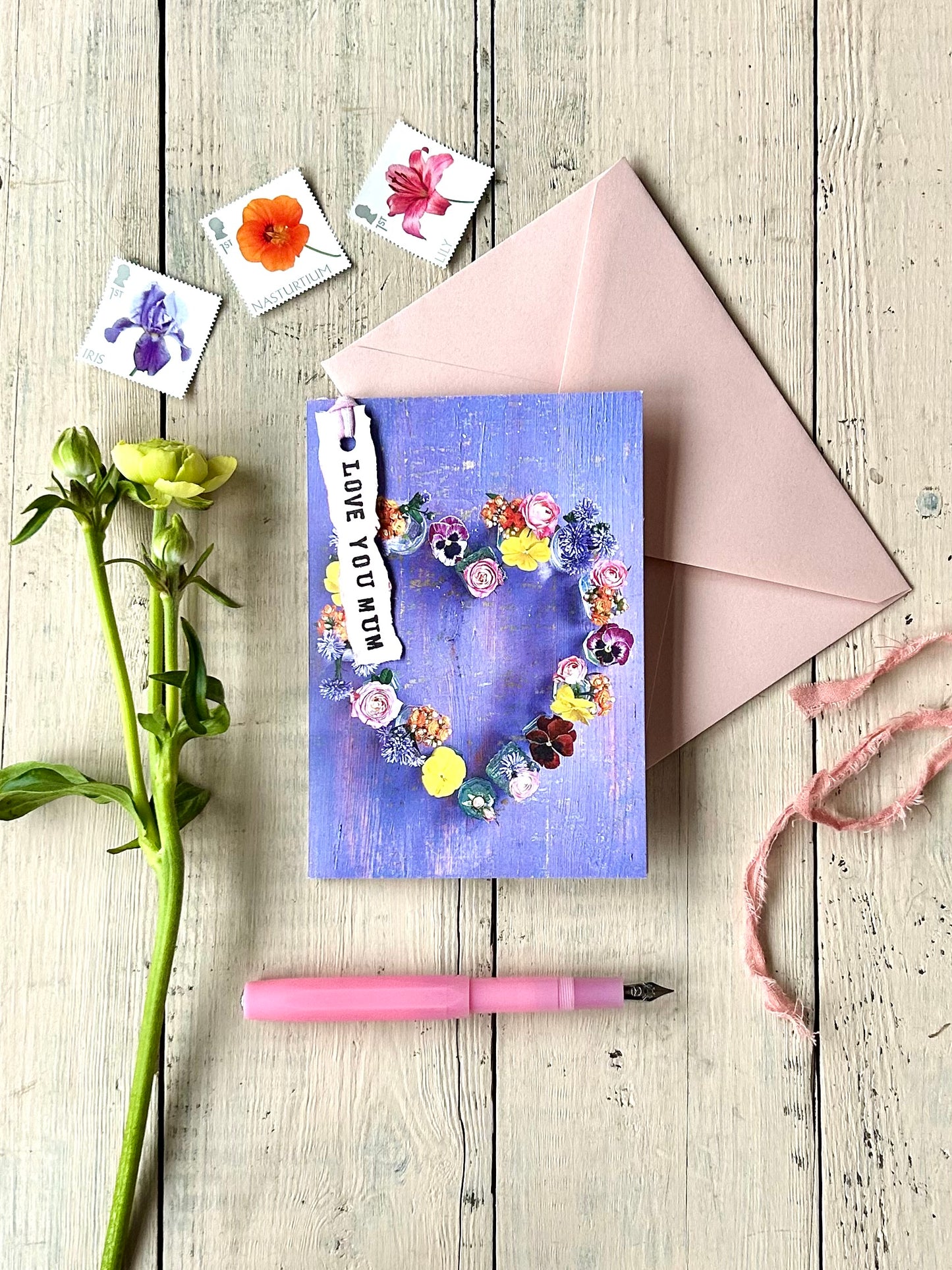 'Mother's Day Heartfelt' Greetings Card